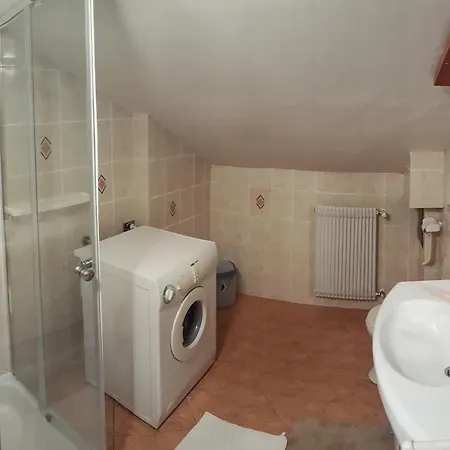 With Shared Kitchen Zver, Great For Hikers