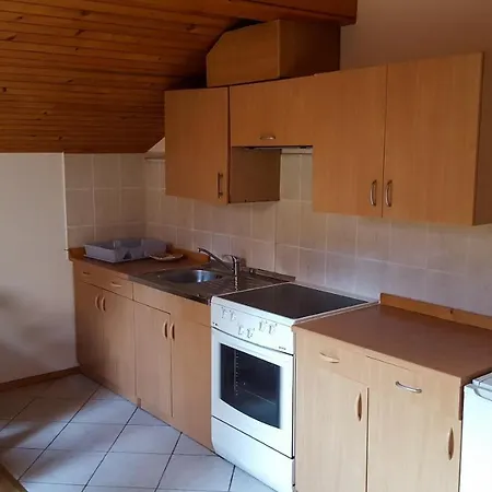 With Shared Kitchen Zver, Great For Hikers *