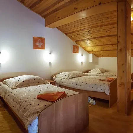 With Shared Kitchen Zver, Great For Hikers Apartman Hudajužna