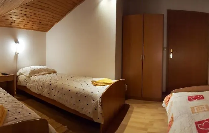 Daire With Shared Kitchen Zver, Great For Hikers